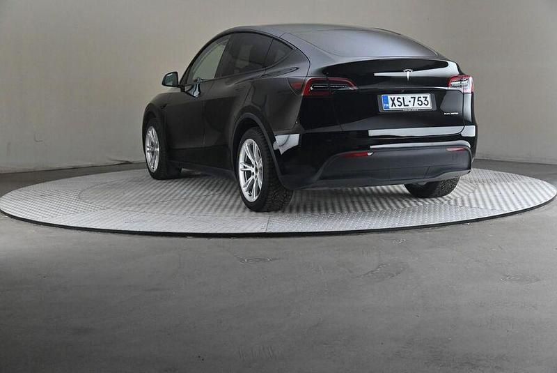 Käytetty Tesla Model Y Long Range AWD 378 kW (514 HP) 2023 Katumaasturi