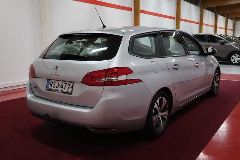 Käytetty Peugeot 308 SW Active 131 HP (96 kW) 2016 Farmari