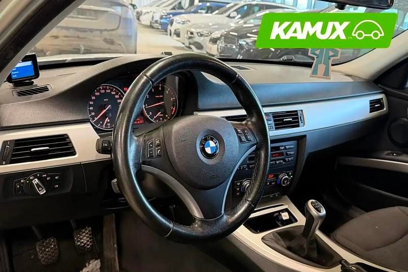 Käytetty BMW 320 170 HP (125 kW) 2008 Hopea / harmaa Sedan