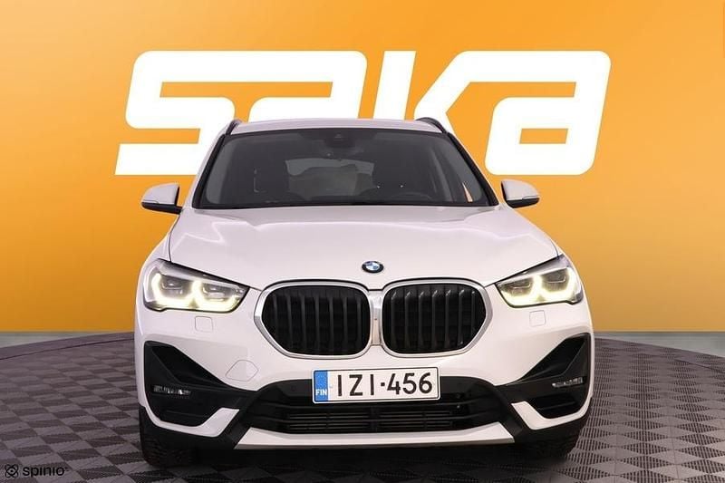 Käytetty BMW X1 Sport Line 220 HP (161 kW) 2021 Katumaasturi