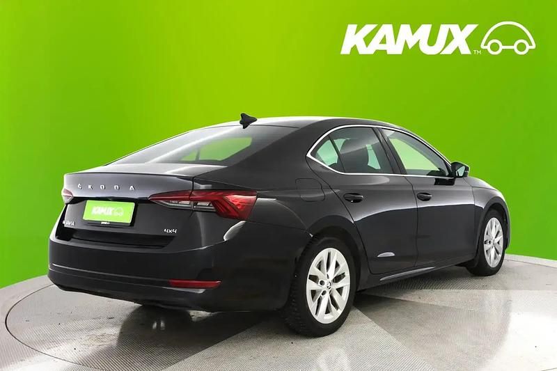 Käytetty Skoda Octavia Style 150 HP (110 kW) 2022 Musta Sedan