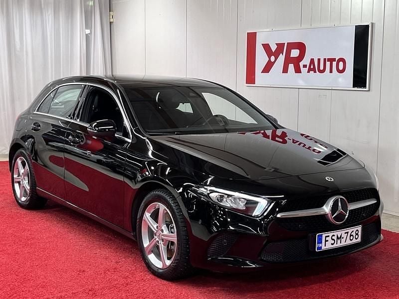 Käytetty 2023 Mercedes A250 Business Viistoperä | 24 800 € (Hyvä tarjous) - Kuva 1/4