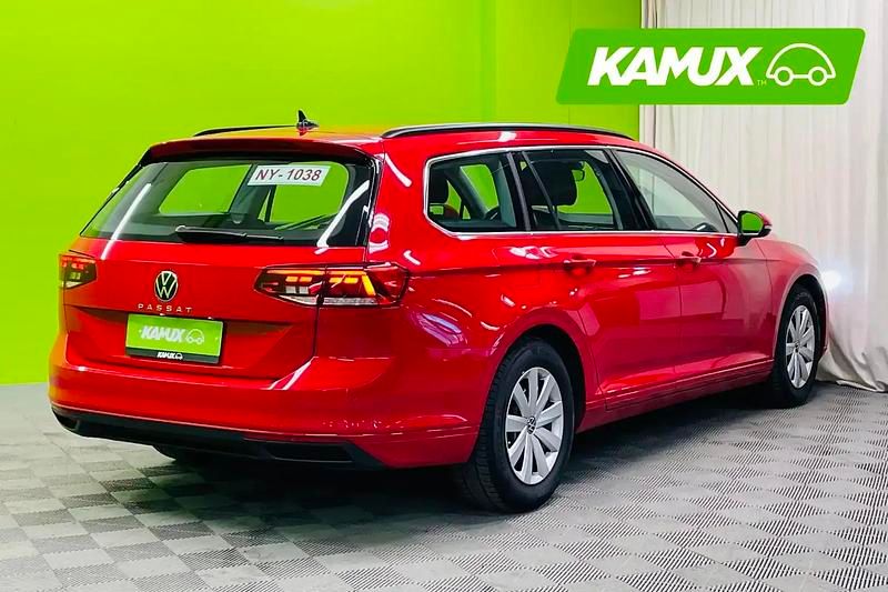 Käytetty VW Passat Business 122 HP (89 kW) 2023 Punainen Farmari