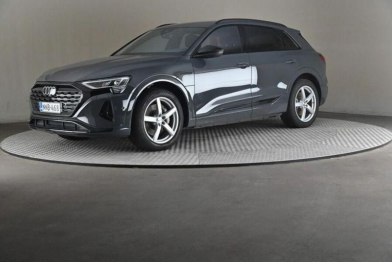 Käytetty 2023 Audi Q8 e-tron Katumaasturi | 44 900 € (Perustarjous) - Kuva 1/4