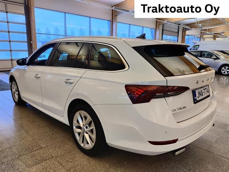 Käytetty Skoda Octavia Style 204 HP (150 kW) 2023 Valkoinen Farmari