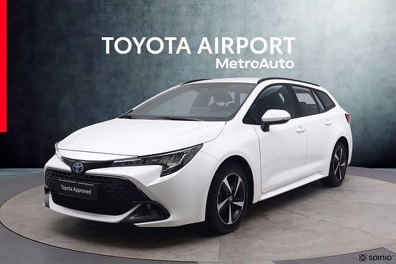 Valkoinen Käytetty 2024 Toyota Corolla Active Farmari | 28 290 € (Perustarjous) - Kuva 1/4