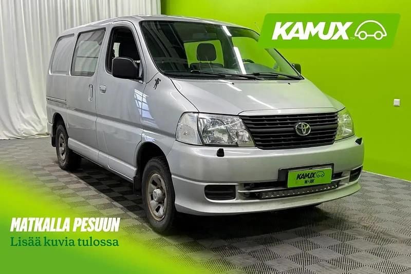 Käytetty Toyota HiAce 117 HP (86 kW) 2007 Hopea / harmaa Van