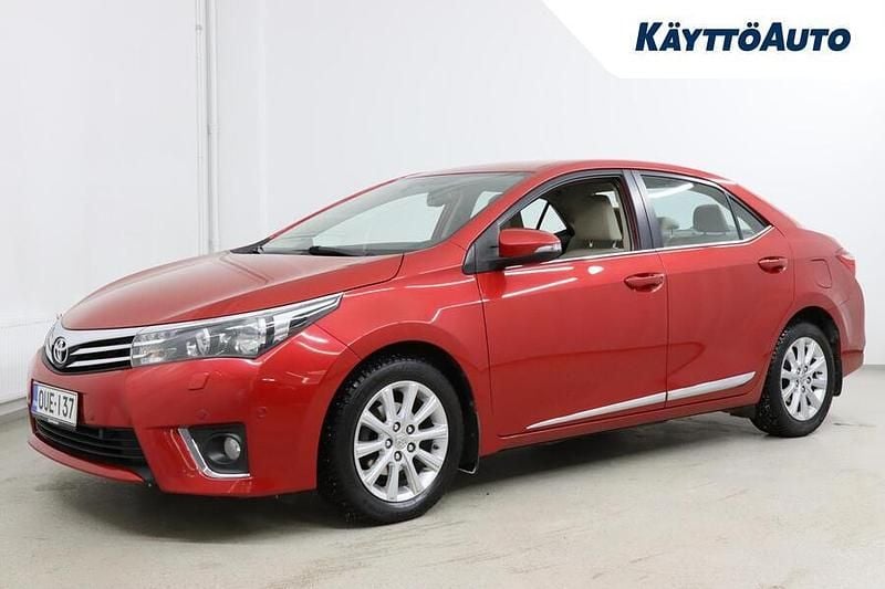 Käytetty Toyota Corolla Multidrive S 132 HP (97 kW) 2013 Punainen Sedan