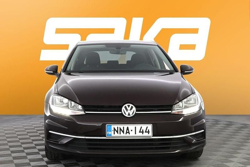 Käytetty VW Golf VII Comfortline 110 HP (80 kW) 2018 Viistoperä