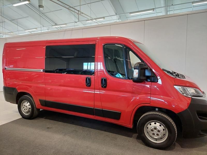 Käytetty Citroën Jumper 140 HP (102 kW) 2021 Punainen Tila-auto