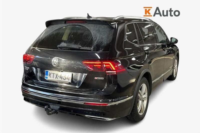 Käytetty VW Tiguan Allspace R-line 200 HP (147 kW) 2021 Musta Katumaasturi