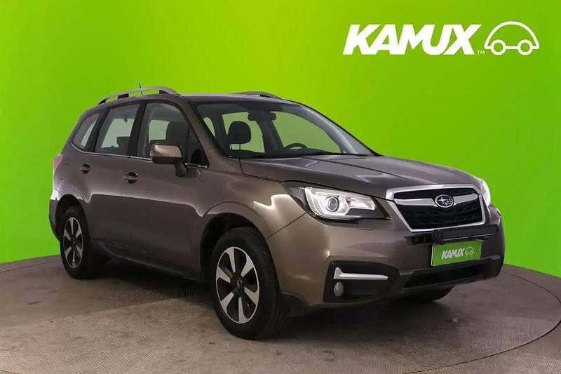 Hopea / harmaa Käytetty 2017 Subaru Forester Katumaasturi | 16 790 € (Perustarjous) - Kuva 1/4
