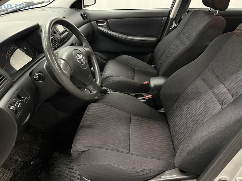Käytetty Toyota Corolla 110 HP (80 kW) 2004 Viistoperä