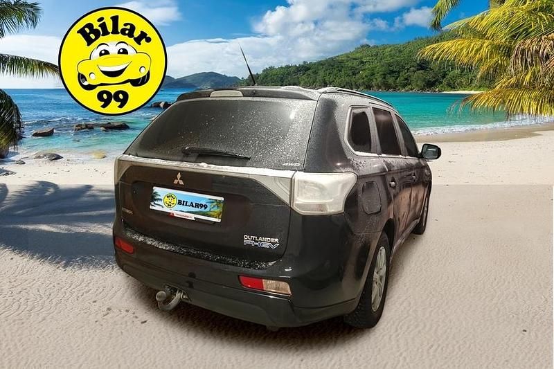 Käytetty Mitsubishi Outlander P-HEV Instyle 121 HP (88 kW) 2014 Farmari