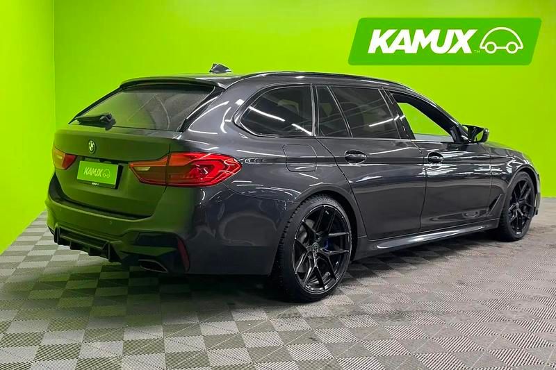 Käytetty BMW 530 M Sport 265 HP (194 kW) 2019 Hopea / harmaa Farmari