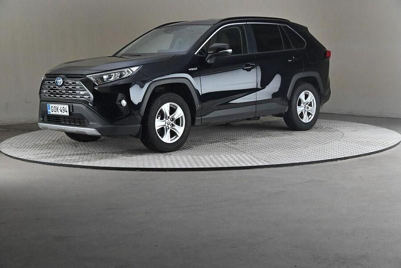 Käytetty Toyota RAV4 Hybrid Business Edition 178 HP (130 kW) 2020 Katumaasturi