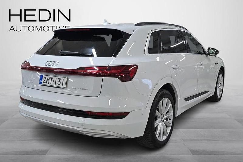 Käytetty Audi e-tron Advanced Plus 300 kW (408 HP) 2019 Valkoinen Katumaasturi