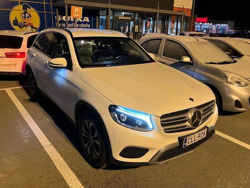 Käytetty 2018 Mercedes GLC220 Business Katumaasturi | 24 890 € (Perustarjous) - Kuva 1/3