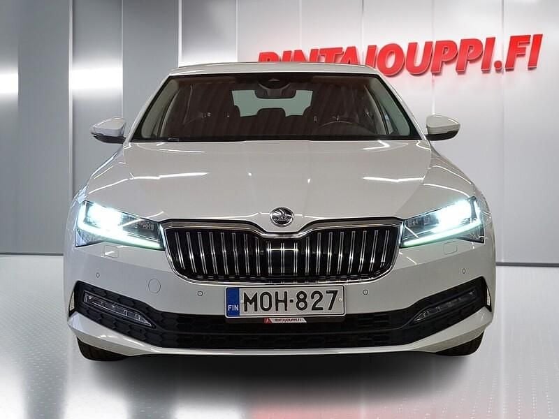 Käytetty Skoda Superb Ambition 150 HP (110 kW) 2022 Valkoinen Sedan