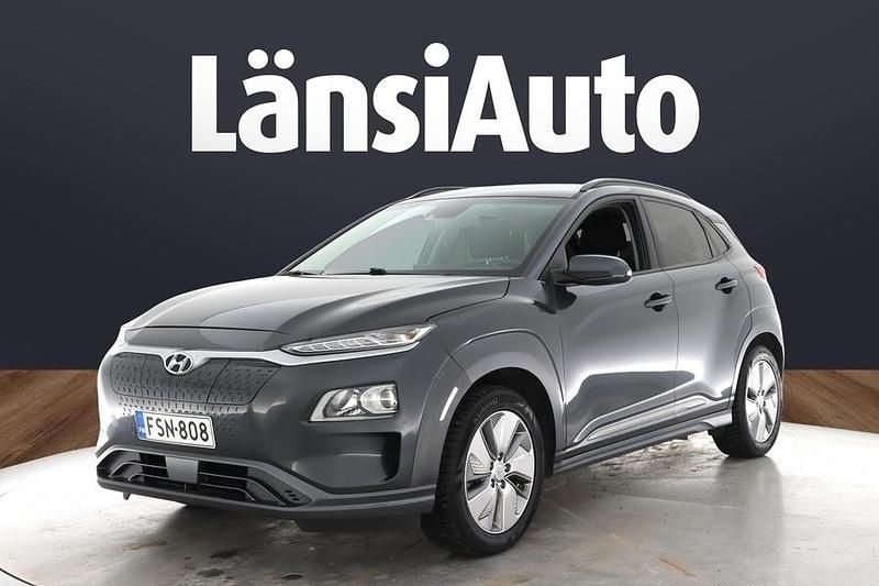Käytetty Hyundai Kona Comfort 100 kW (136 HP) 2021 Katumaasturi