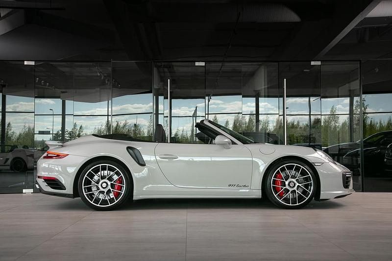 Käytetty Porsche 911 Turbo Cabriolet 540 HP (397 kW) 2018 Harmaa Avoauto