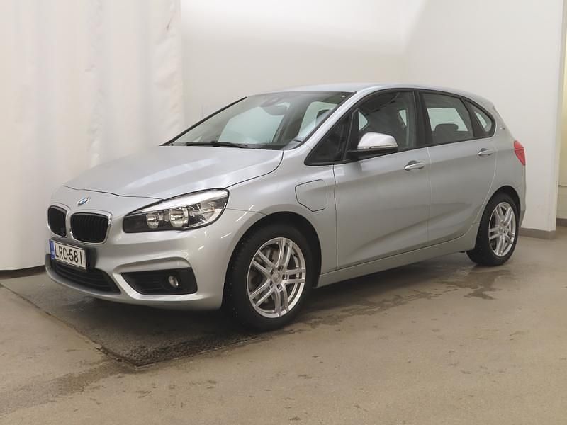 Käytetty BMW 225 Active Tourer 224 HP (164 kW) 2016 Harmaa Tila-auto