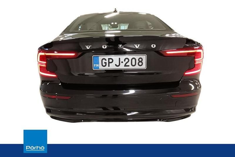 Käytetty Volvo S60 Performance 456 HP (335 kW) 2023 Musta Sedan