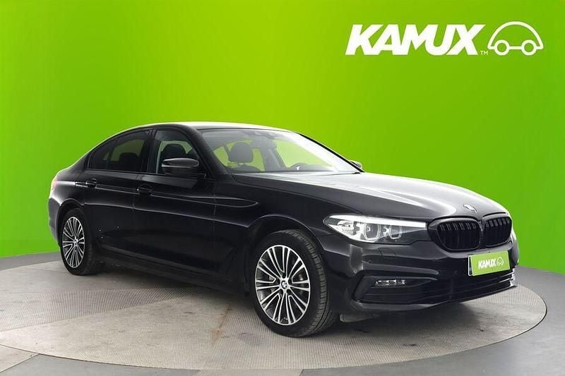 Musta Käytetty 2020 BMW 530e Sport Line Sedan | 19 900 € (Perustarjous) - Kuva 1/3