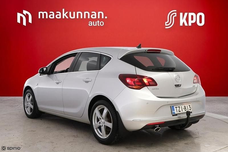Käytetty Opel Astra Sport 165 HP (121 kW) 2014 Hopea Viistoperä