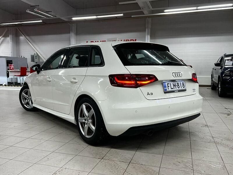 Käytetty Audi A3 Sportback Business 110 HP (80 kW) 2014 Viistoperä