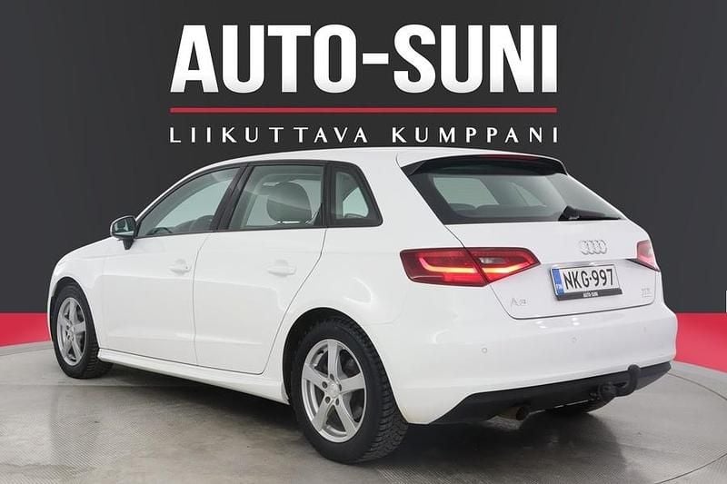 Käytetty Audi A3 Sportback Business 110 HP (80 kW) 2016 Viistoperä