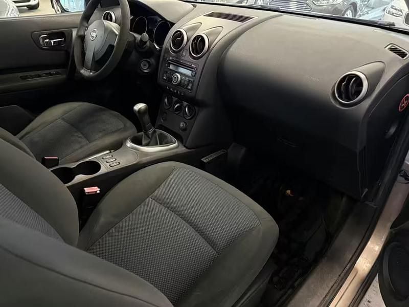 Käytetty Nissan Qashqai Visia 114 HP (83 kW) 2008 Katumaasturi