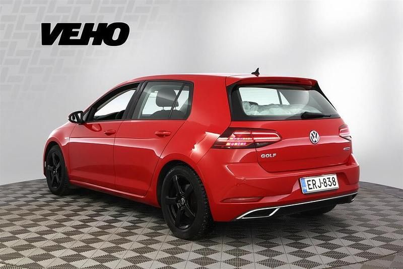 Käytetty VW Golf VII Highline 131 HP (96 kW) 2019 Punainen Viistoperä