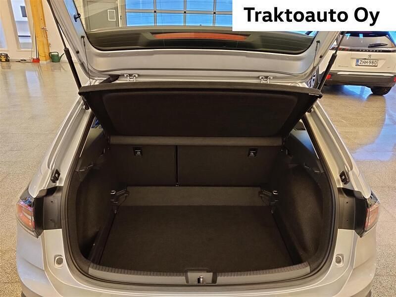 Käytetty VW Taigo Comfortline 95 HP (69 kW) 2023 Harmaa Katumaasturi