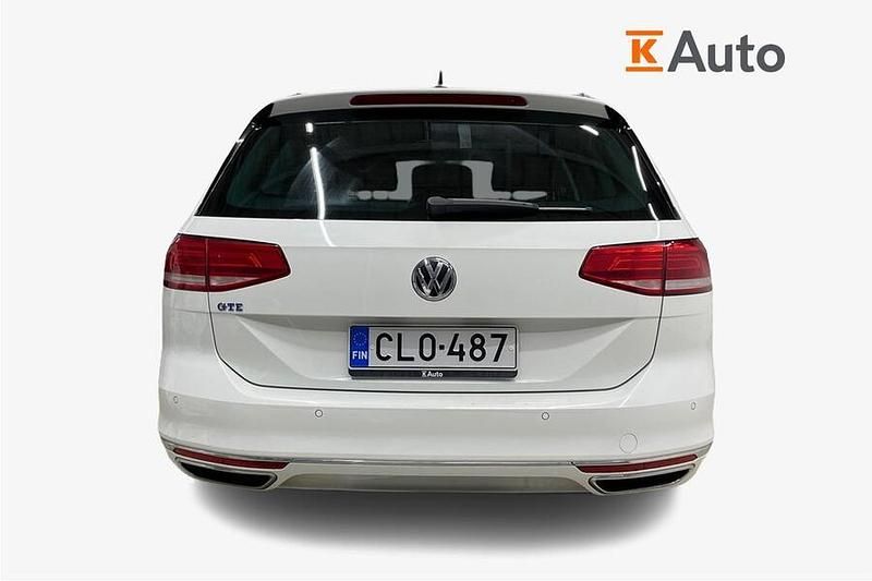 Käytetty VW Passat GTE 218 HP (160 kW) 2018 Valkoinen Farmari