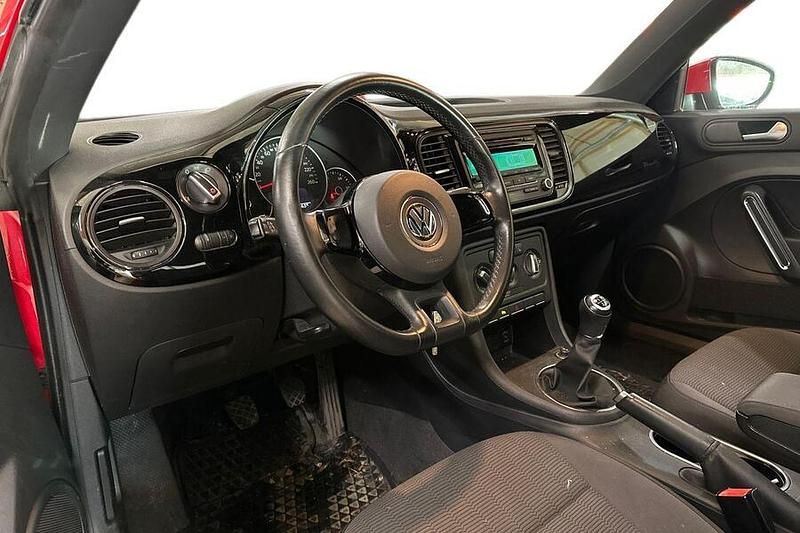 Käytetty VW Beetle 105 HP (77 kW) 2012 Viistoperä