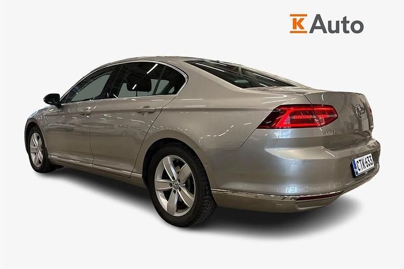 Käytetty VW Passat Highline 150 HP (110 kW) 2015 Harmaa Sedan