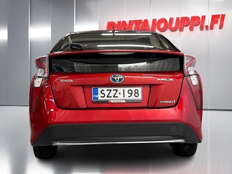 Käytetty Toyota Prius Premium 98 HP (72 kW) 2020 Punainen Viistoperä