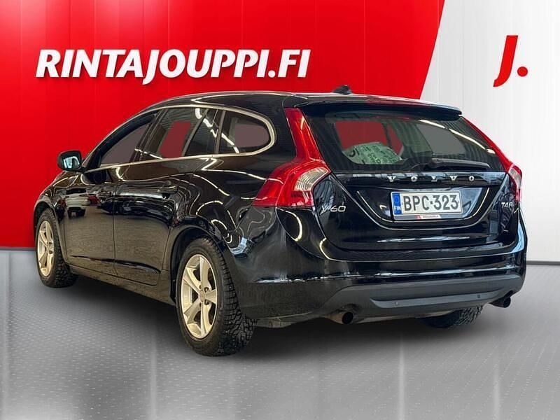 Käytetty Volvo V60 Summum 180 HP (132 kW) 2013 Musta Farmari