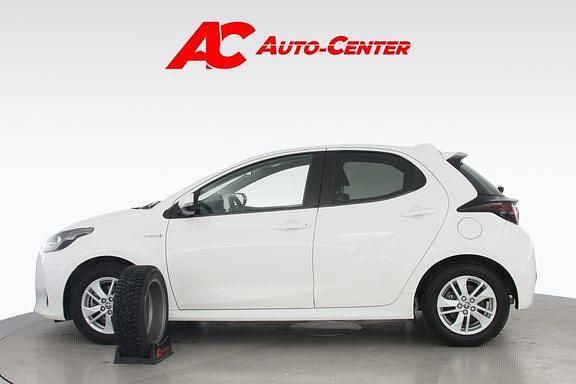 Käytetty Toyota Yaris Active 114 HP (83 kW) 2020 Valkoinen Viistoperä
