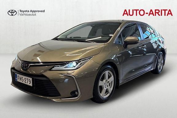 Käytetty Toyota Corolla Active 121 HP (88 kW) 2019 Ruskea (beige) Sedan
