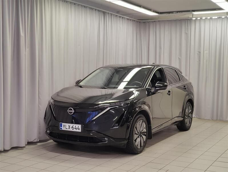 Käytetty Nissan Ariya Advance 160 kW (218 HP) 2023 Musta Katumaasturi