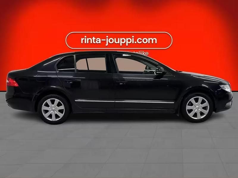 Käytetty Skoda Superb LAURIN & KLEMENT 190 HP (139 kW) 2011 Valkoinen Farmari