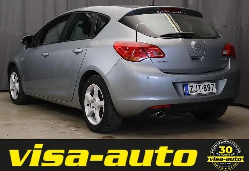 Käytetty Opel Astra Enjoy 120 HP (88 kW) 2012 Harmaa Viistoperä