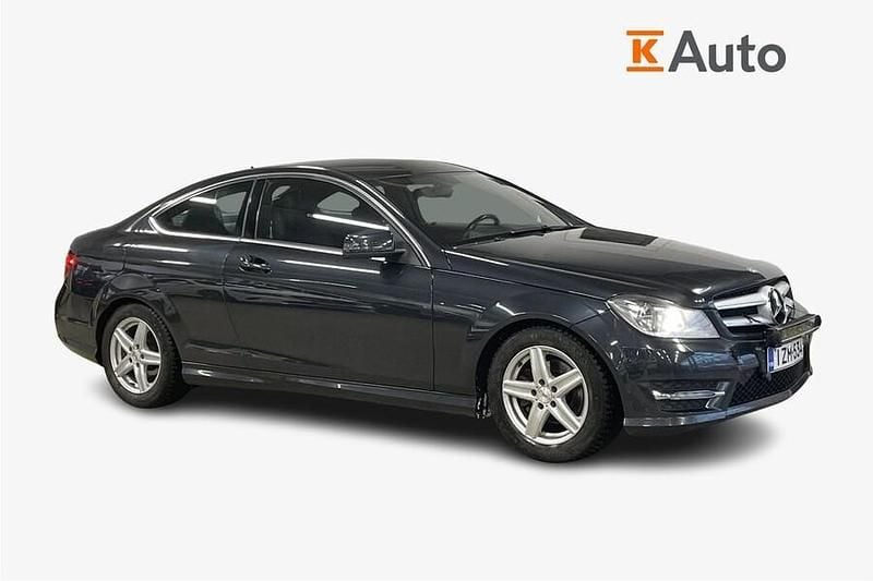 Musta Käytetty 2012 Mercedes C180 AMG line Coupe - kaksiovinen | 12 940 € (Supertarjous) - Kuva 1/3