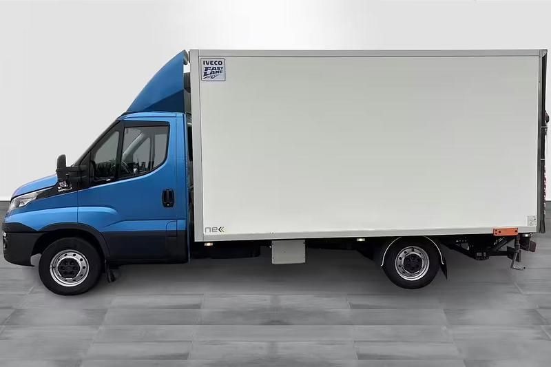 Käytetty Iveco Daily 179 HP (131 kW) 2019