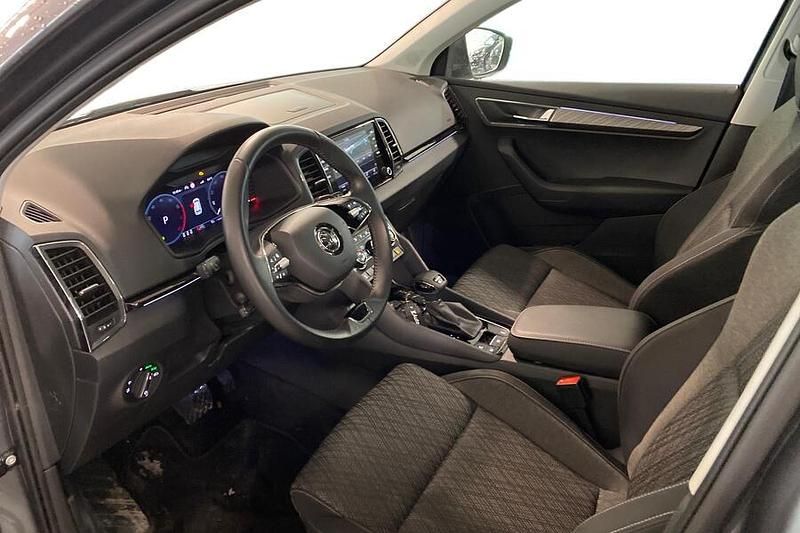 Käytetty Skoda Karoq Style 150 HP (110 kW) 2023 Katumaasturi