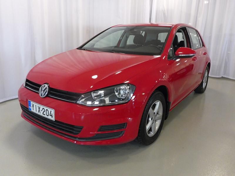 Punainen Käytetty 2015 VW Golf VII Comfortline Viistoperä | 10 950 € (Perustarjous) - Kuva 1/4