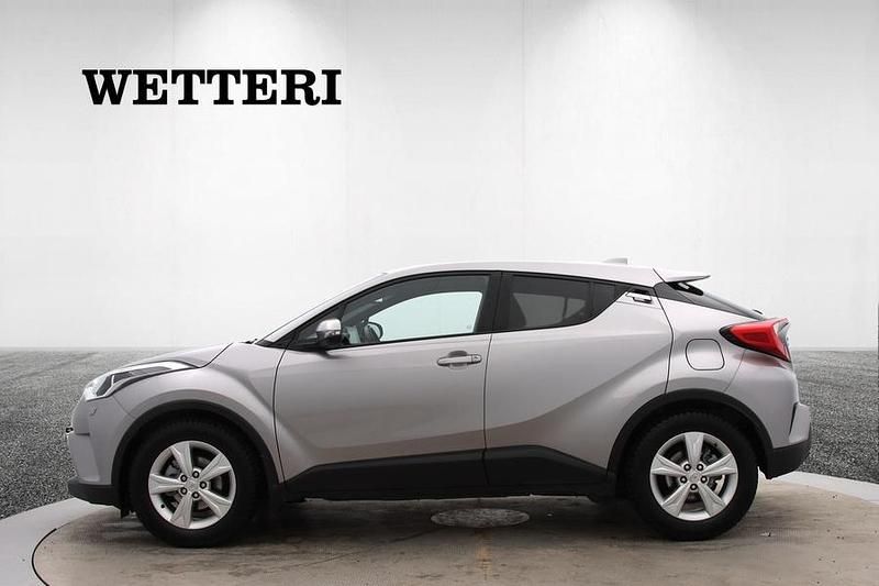 Käytetty Toyota C-HR Active 116 HP (85 kW) 2017 Hopea Katumaasturi
