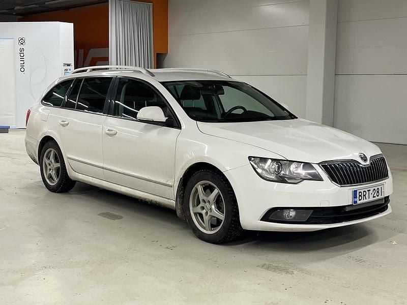 Käytetty 2015 Skoda Superb Business Line Farmari | 8 900 € (Supertarjous) - Kuva 1/4